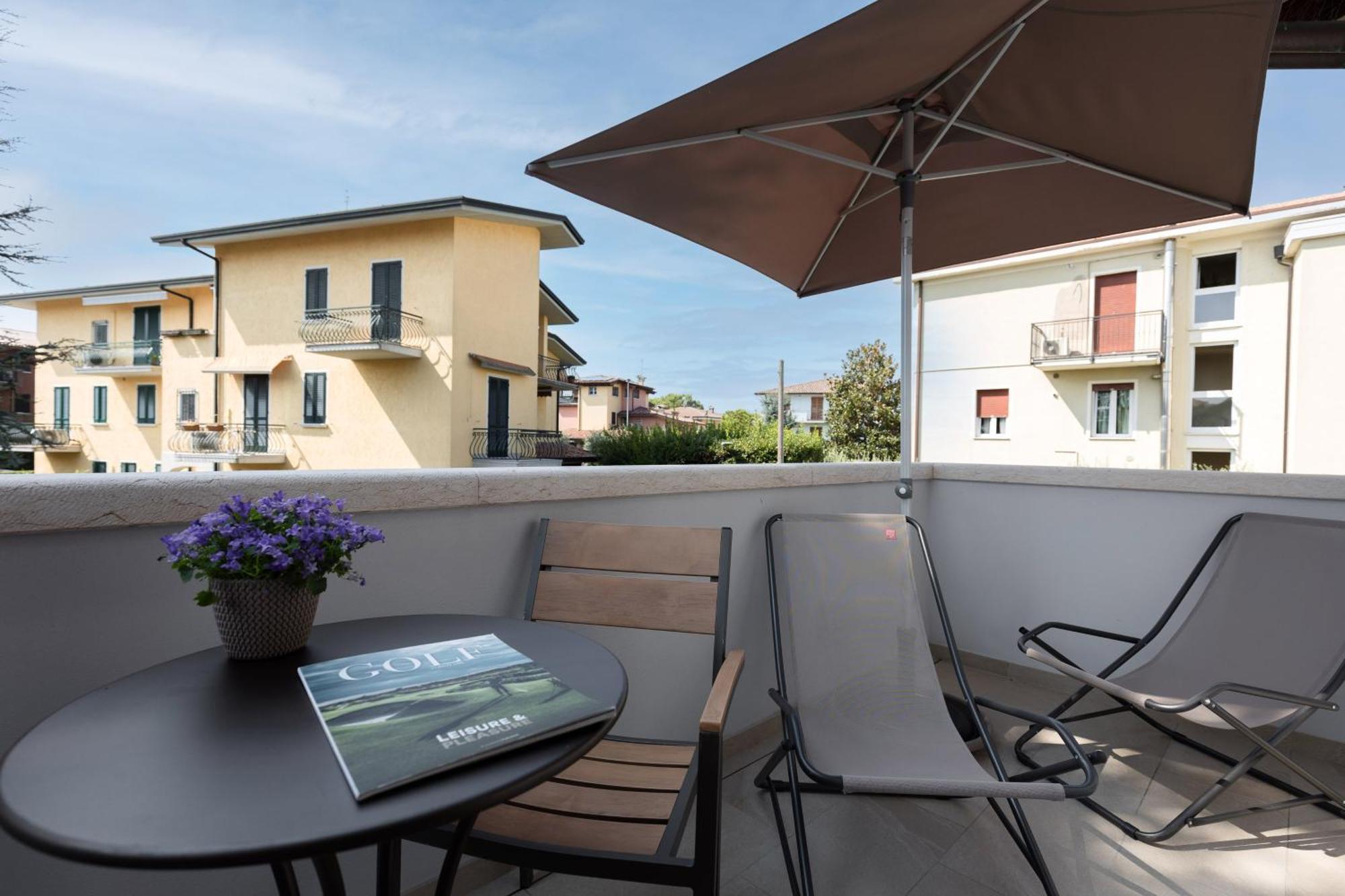 Charming Sirmione Bed & Breakfast Bagian luar foto