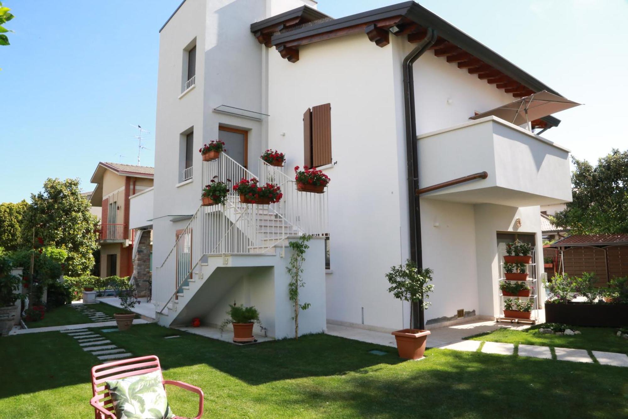 Charming Sirmione Bed & Breakfast Bagian luar foto