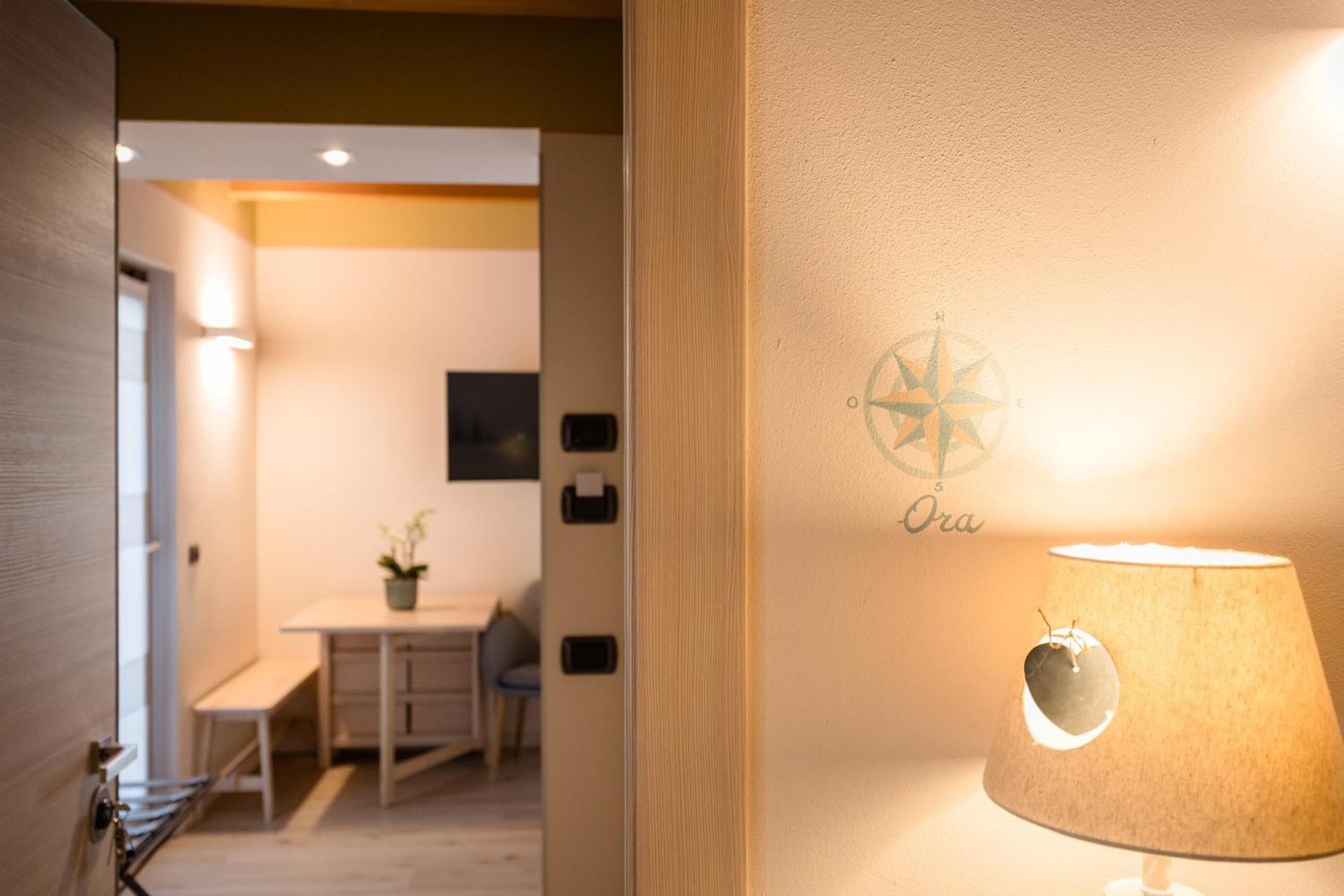 Charming Sirmione Bed & Breakfast Bagian luar foto