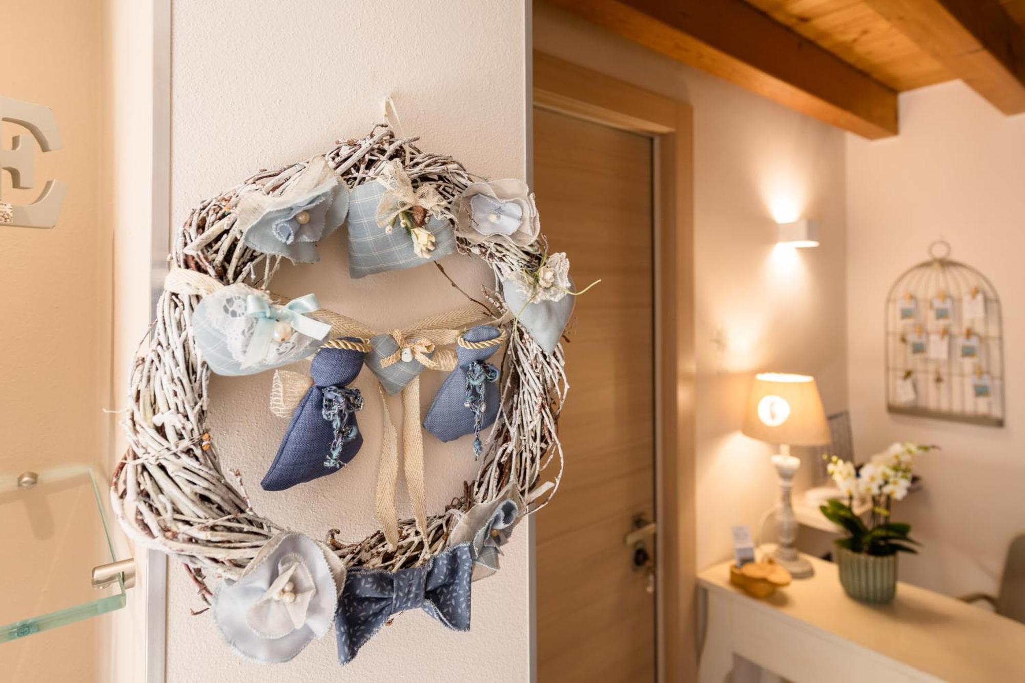 Charming Sirmione Bed & Breakfast Bagian luar foto