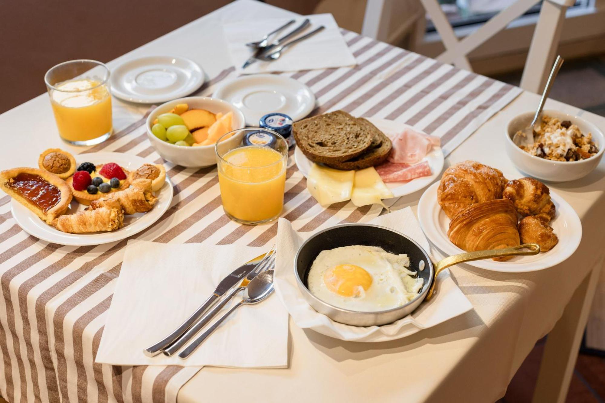 Charming Sirmione Bed & Breakfast Bagian luar foto