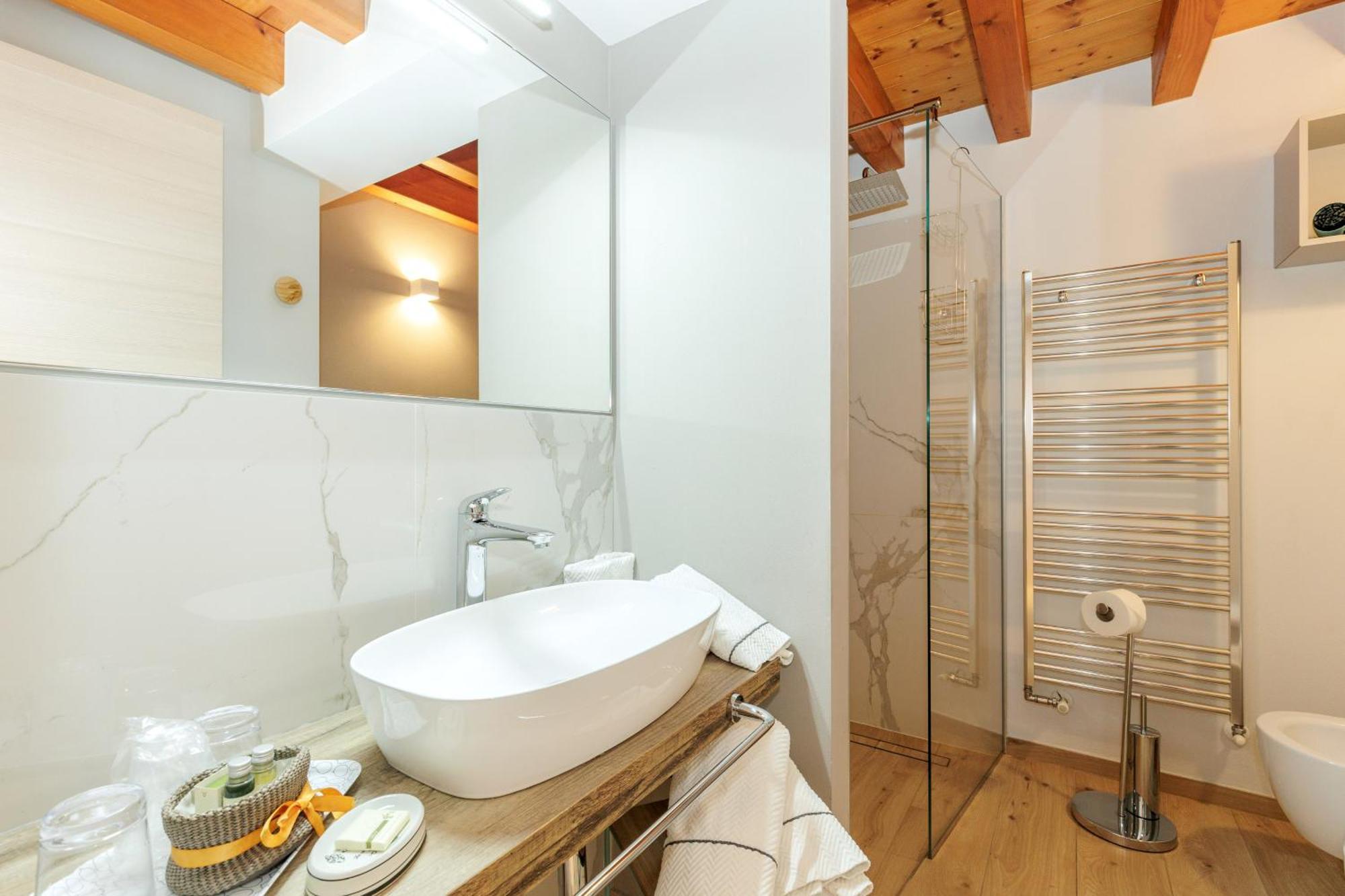Charming Sirmione Bed & Breakfast Bagian luar foto