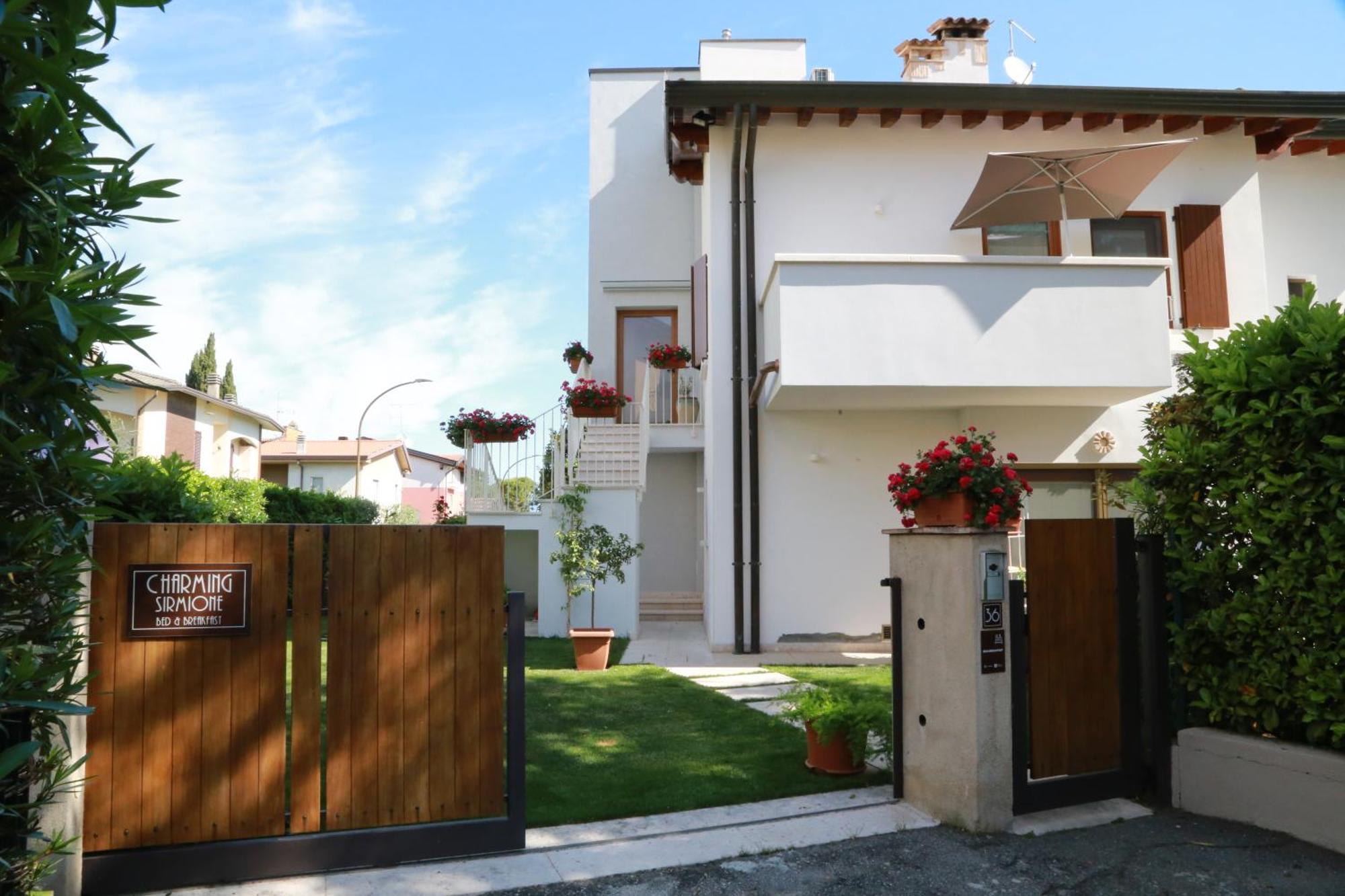 Charming Sirmione Bed & Breakfast Bagian luar foto