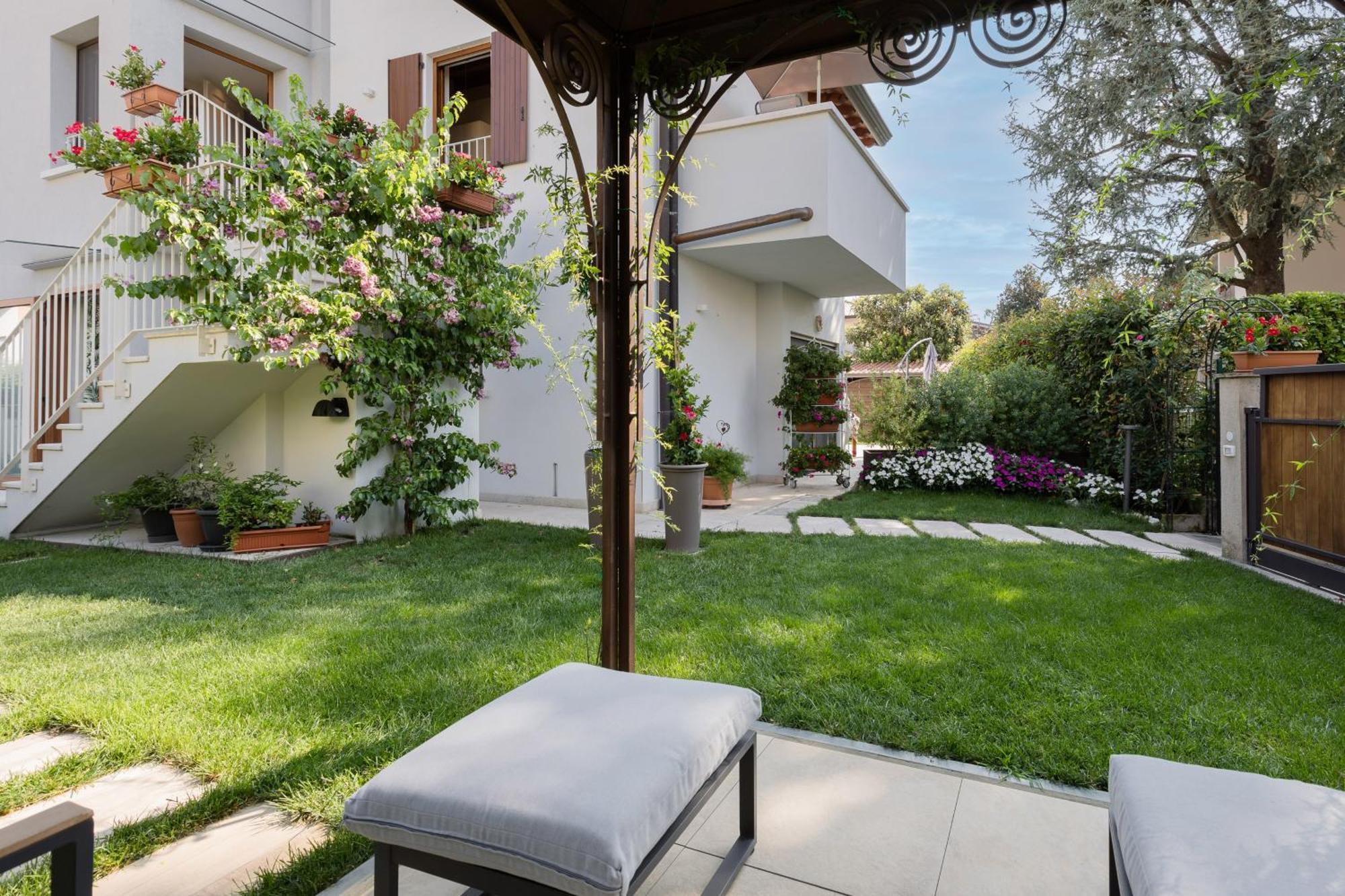 Charming Sirmione Bed & Breakfast Bagian luar foto